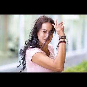 Meet your Posher, April